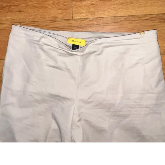St. John beige cropped pants - Picture 2 of 3